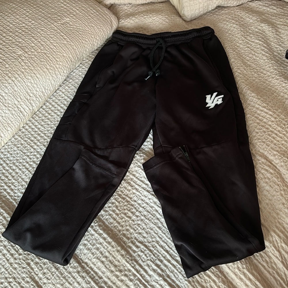 Young LA track pant with zipper bottom